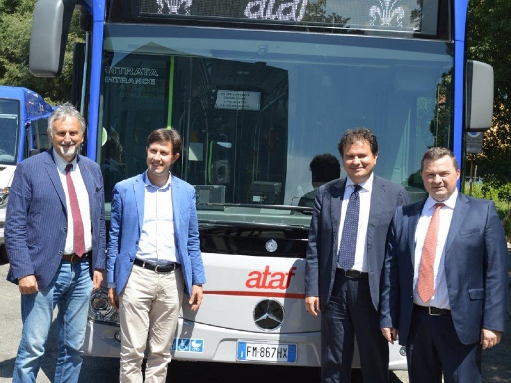 Trentasette nuovi autobus ATAF per la mobilità nella Città Metropolitana di Firenze. I mezzi sono stati presentati oggi nel quartiere Le Piagge