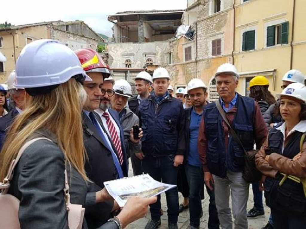 Prima visita a Visso, uno dei borghi del Maceratese distrutti dal sisma del Centro Italia, per il Ministro dei beni culturali Bonisoli