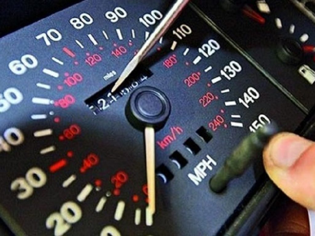 Truffa del contachilometri: scatta l'operazione "Dedalo - chilometri 0" della Polizia di Stato: 25 persone indagate dalla Squadra mobile di Ravenna