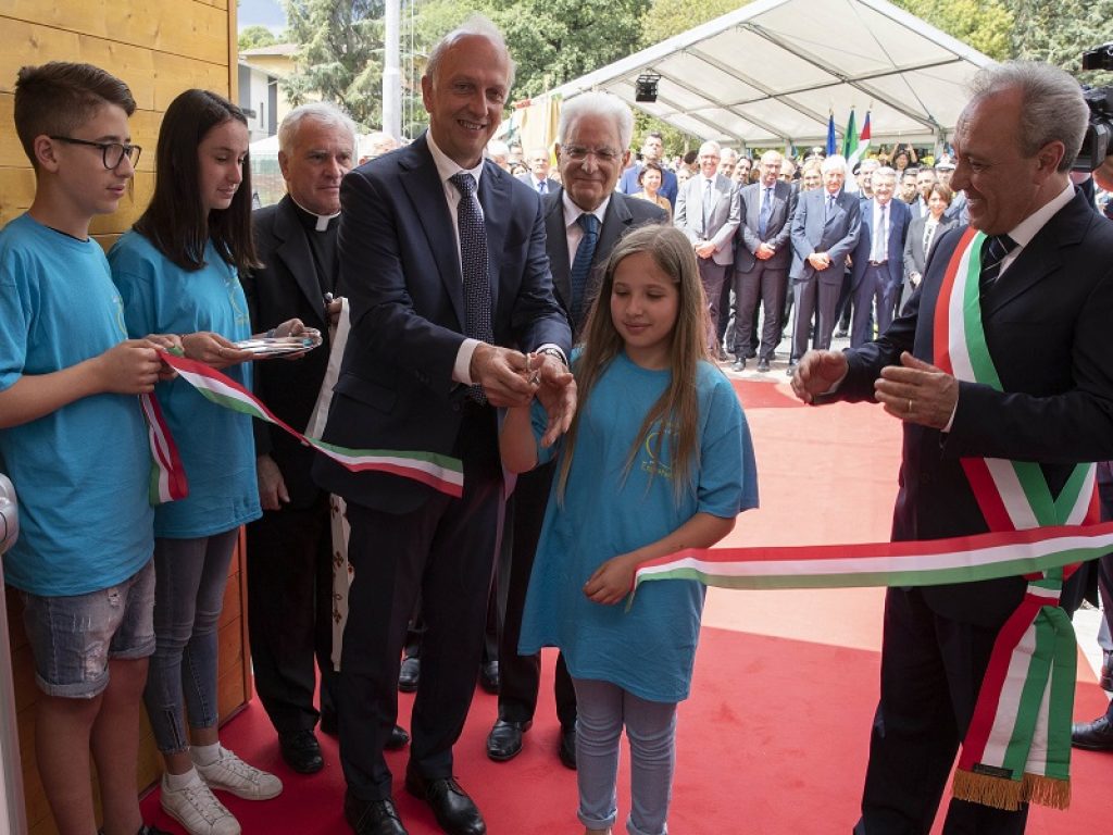 Il Presidente Sergio Mattarella alla cerimonia di inaugurazione della Scuola Secondaria di Primo Grado "Carlo Alberto Dalla Chiesa" di Esanatoglia
