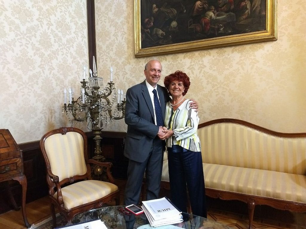 Passaggio di consegne al MIUR tra il neo ministro dell'Istruzione Marco Bussetti e Valeria Fedeli che lascia il dicastero: "Ridare dignità a chi lavora nella scuola"