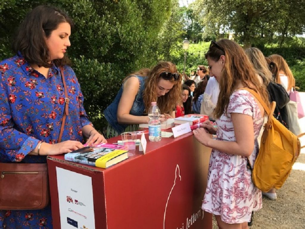 Grande partecipazione nella Terrazza di Villa Bardini, per il Florence Book Party, uno dei momenti più attesi della prima edizione del festival 'La città dei lettori'