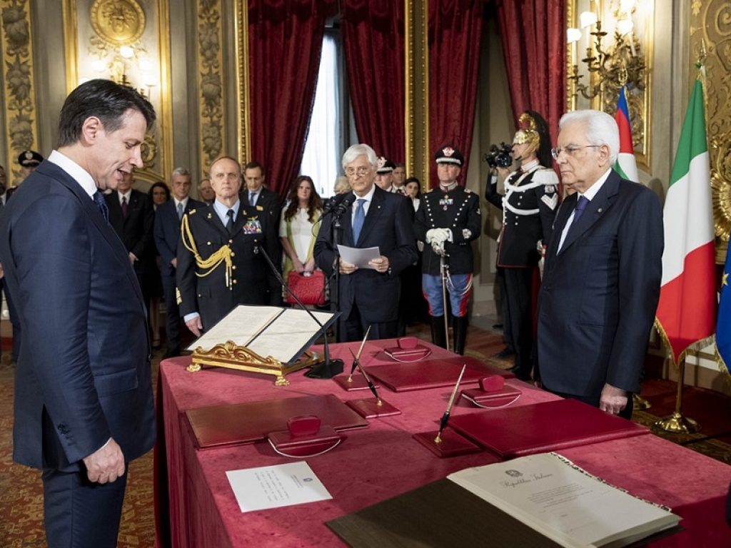 Il Presidente della Repubblica Sergio Mattarella con il Presidente del Consiglio dei Ministri Giuseppe Conte in occasione del giuramento