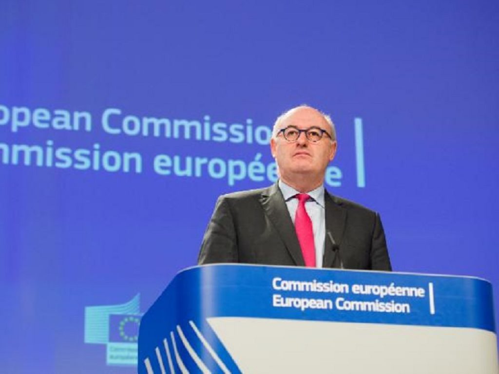 Riforma europea della Politica Agricola Comune (PAC): l'Italia rischia di perdere 2,7 miliardi con le proposte del Commissario Europeo all’agricoltura Phil Hogan