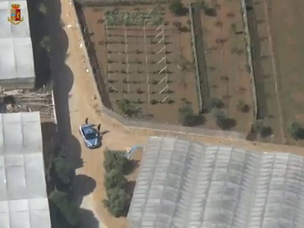 Operazione “boschetari” della Polizia di Stato a Ragusa: in manette 5 cittadini rumeni che attiravano connazionali in Italia e con la promessa di un lavoro li riducevano in schiavitù