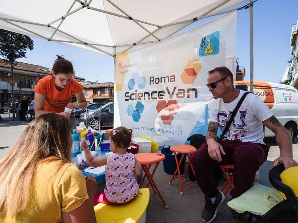 Il primo tour del Roma Science Van, evento di divulgazione scientifica itinerante, si conclude ad Ostia con la tappa in programma dall’8 al 10 giugno in piazza Anco Marzio. In arrivo un furgone pieno di esperimenti, giochi e spettacoli scientifici