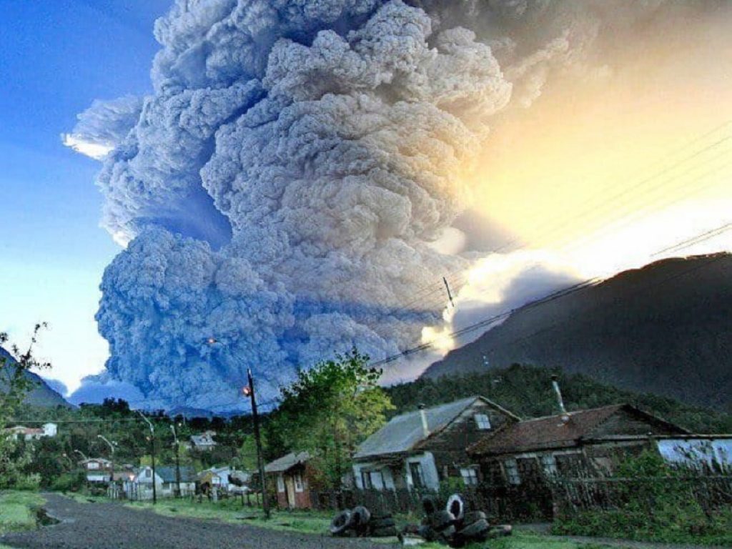 UNICEF: più di 650.000 bambini vivono in aree colpite dall'eruzione del Volcan de Fuego. Intanto sale il bilancio delle vittime
