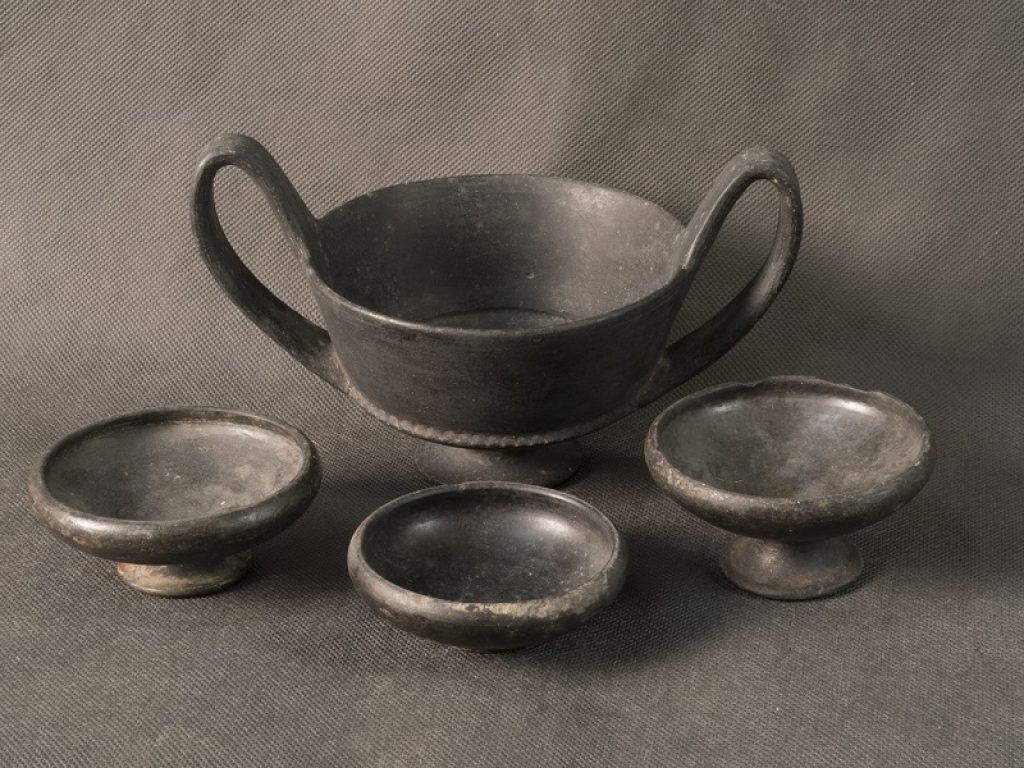 La mostra Linde Burkhardt. Dalle gioie degli Etruschi: un dialogo contemporaneo dal 13 luglio al 23 settembre al Santa Maria della Scala di Siena