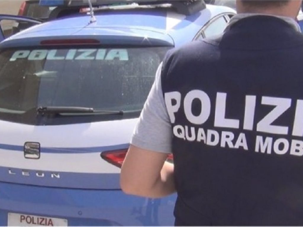 Blitz della Polizia di Stato contro lo spaccio di droga nel centro storico di Udine: in manette, a conclusione dell'operazione "Magnolia", 23 spacciatori