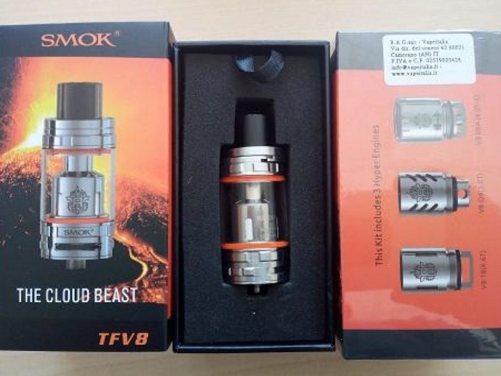 I Carabinieri del NAS di Ancona hanno sequestrato 52 confezioni della sigaretta elettronica TFV8 a marchio SMOK, prodotta in Cina, per rischio chimico