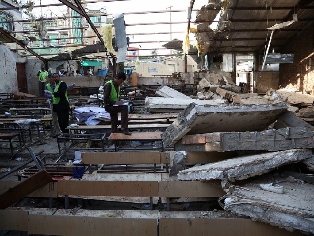 Attacco suicida in una scuola a Kabul: 48 studenti tra i 16 e i 18 anni morti, decine di feriti. UNICEF: "Preoccupante escalation di violenza in Afghanistan"