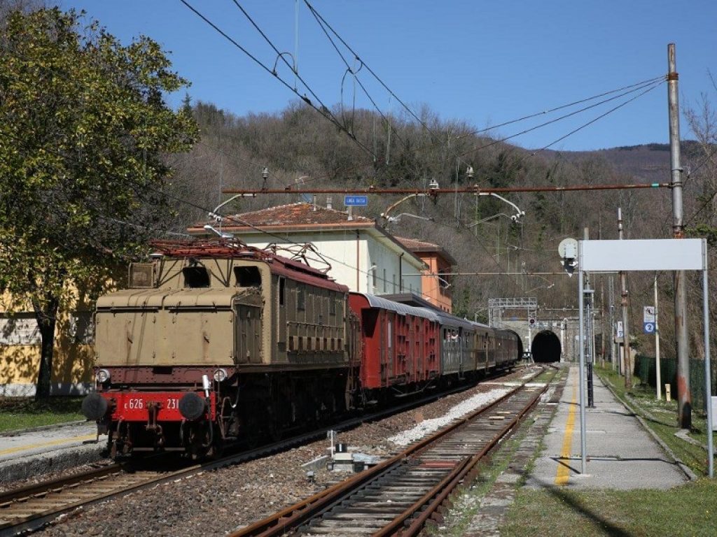 Primo viaggio del 2020 per Porrettana Express, il treno storico della Fondazione FS Italiane che percorre la linea Porrettana