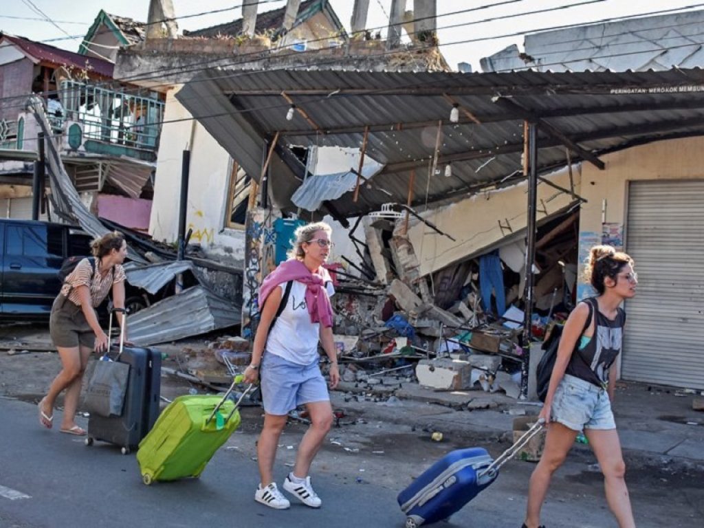 Terremoto in Indonesia di magnitudo 7.0: oltre 140 morti e centinaia di feriti sull'isola di Lombok. Il Codacons in aiuto dei viaggiatori in partenza