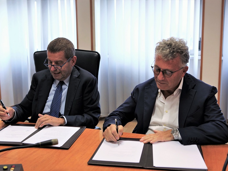 ENEA e CIRA (Centro Italiano Ricerche Aerospaziali) hanno firmato oggi un accordo quadro con l’obiettivo di rafforzare i rapporti di collaborazione su sistemi bio-rigenerativi e di supporto alla vita