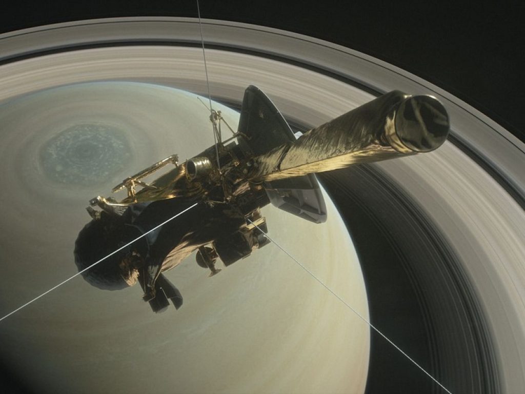 Dall’archivio della missione Cassini arrivano nuove immagini dei laghi di Titano: indizi utili per scoprire come si formano