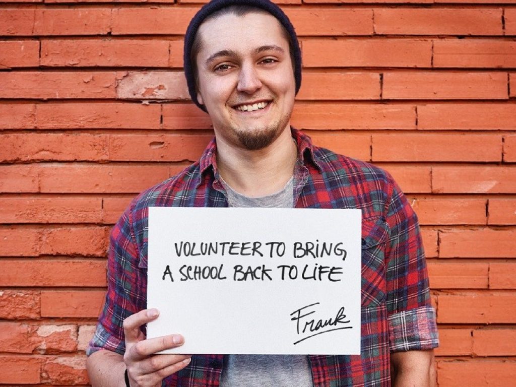 Con il nuovo Corpo europeo di solidarietà i giovani tra i 18 e i 30 anni potranno fare volontariato e lavorare in tutta Europa. 375,6 milioni di euro per sostenere le attività in settori quali ambiente, istruzione e integrazione dei migranti