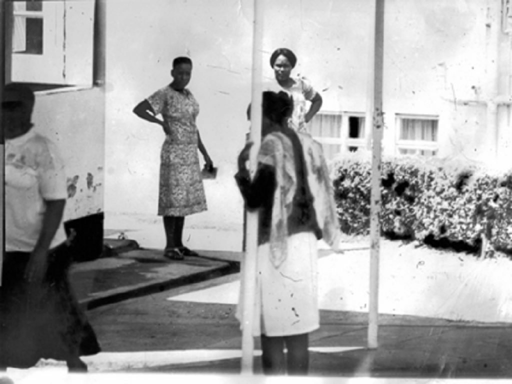 Dal 18 al 28 settembre nella galleria di Francesca Antonini a Roma la mostra e il libro “UGANDA – Ma dove lo trovate il tempo?”: Monica Carocci racconta l’attività dell’associazione che effettua interventi di chirurgia plastica ricostruttiva in Africa