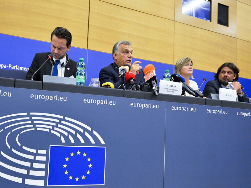 Attivazione dell'articolo 7 approvata con 448 voti favorevoli e 197 contrari. Il Parlamento europeo riscontra un chiaro rischio di grave violazione dello stato di diritto in Ungheria. Tra le preoccupazioni principali: indipendenza giudiziaria, libertà di espressione, corruzione, diritti delle minoranze e situazione migranti e rifugiati