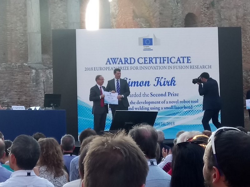 Un innovativo processo di produzione del tungsteno, un mini robot per saldature delle macchine a fusione e un codice avanzato per valutare effetti radioattivi: sono i tre progetti vincitori del SOFT Innovation Prize della Commissione europea