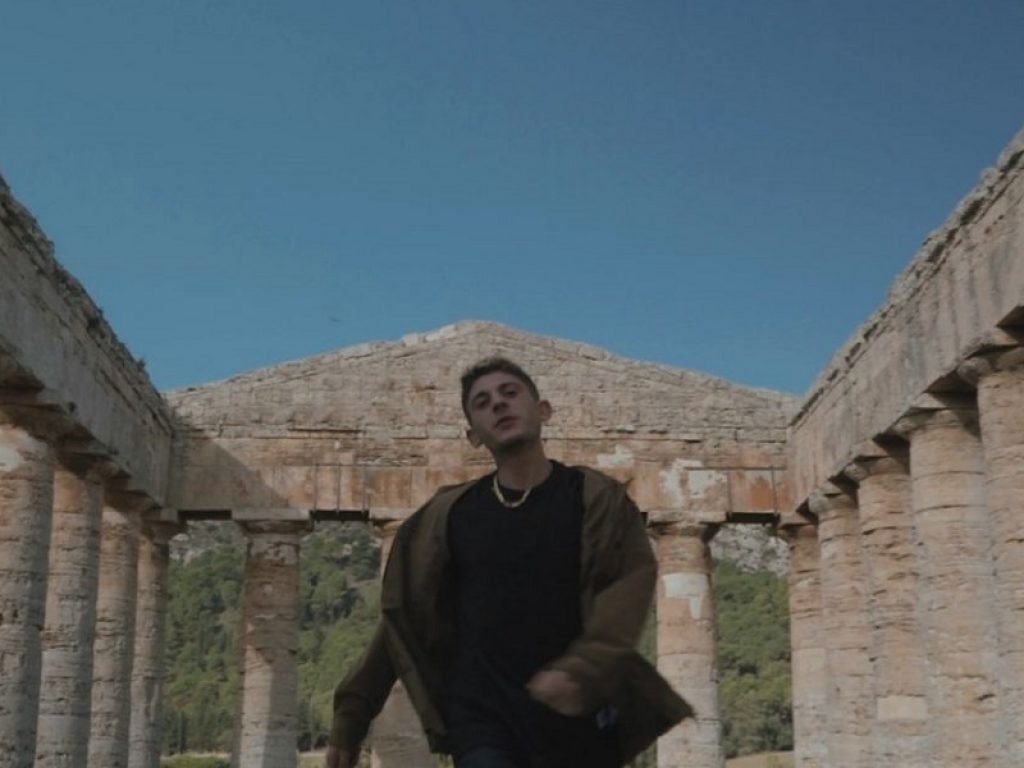 Il 30 aprile fuori "Taxi Driver", il nuovo album di Rkomi: il terzo lavoro del rapper milanese sarà su tutte le piattaforme digitali