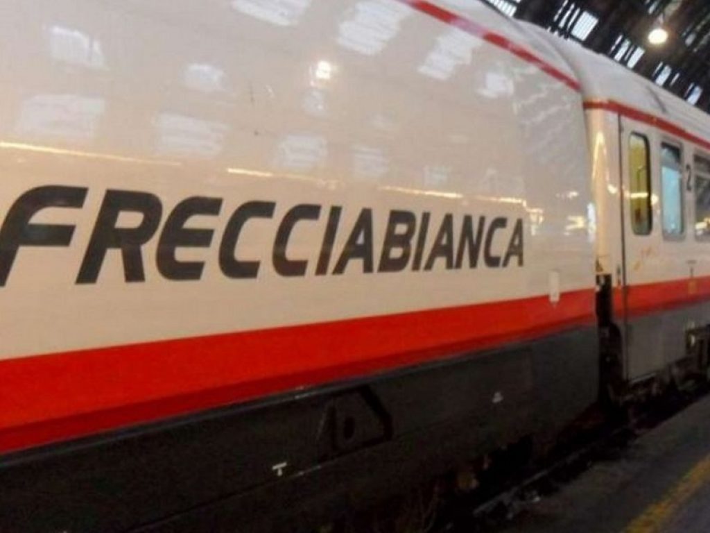 Codacons denunciò disservizi sui Frecciabianca ma il ricorso è stato respinto: Trenitalia avvia pignoramento per ottenere il pagamento di 5.147,10 euro