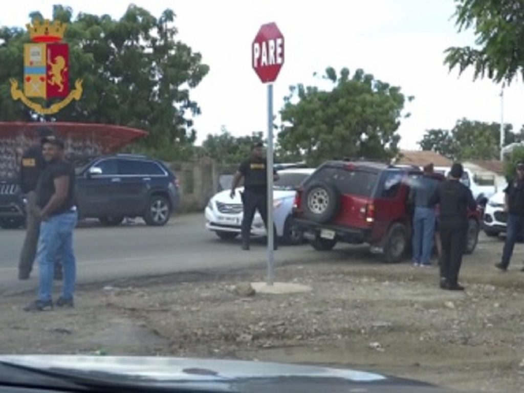 Arrestato nella Repubblica Dominicana e subito estradato il narcotrafficante Marcello Battagaglia: l'uomo, 75 anni, gestiva il traffico di droga verso le province di Milano, Monza e Como