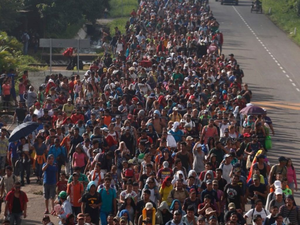 Oltre duemila bambini che viaggiano con la carovana di migranti in Messico hanno bisogno di protezione e servizi essenziali: l'UNICEF e i suoi partner forniscono aiuti