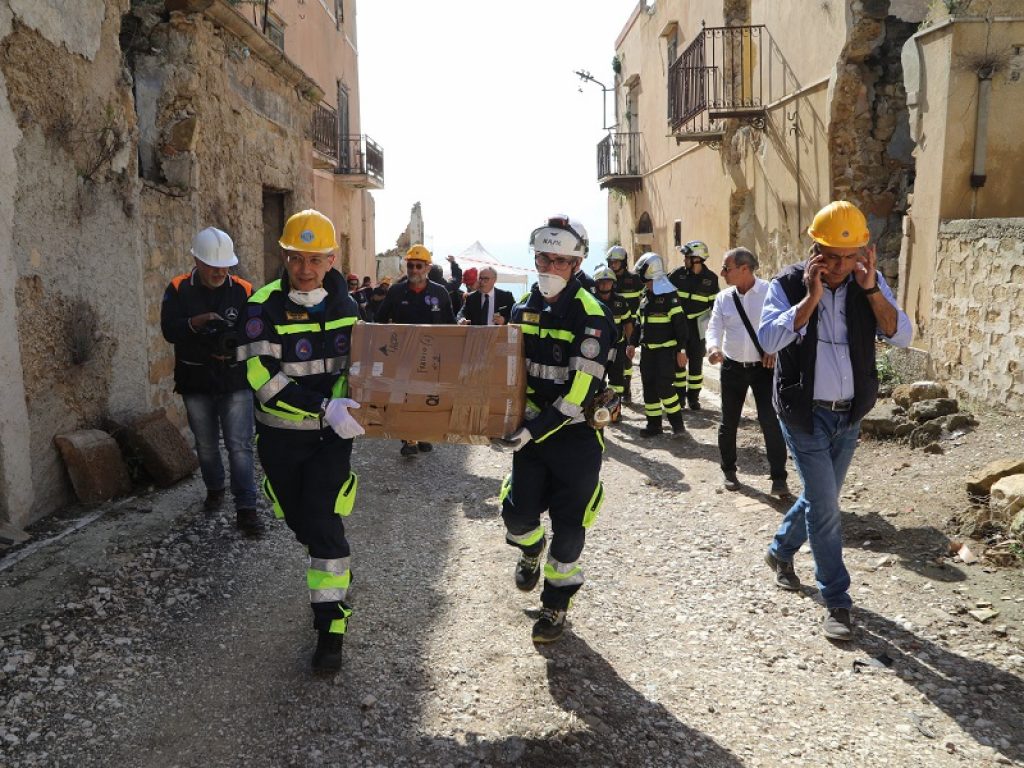 Nella Valle del Belice esercitazione della Protezione Civile per il recupero dei beni culturali e test di nuove tecniche per il rilevamento danni