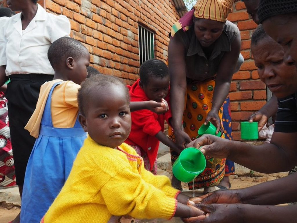 Allarme da un nuovo rapporto UNICEF: un miliardo di bambini a rischio “estremamente elevato” per gli impatti della crisi climatica