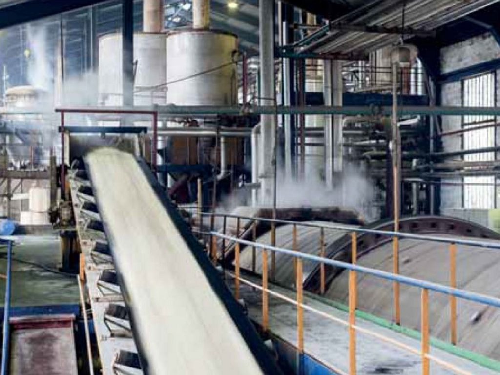 Lunedì al Consiglio dell'agricoltura il Governo chiederà alla Commissione europea l'apertura dello stato di crisi nel settore dello zucchero. Coldiretti: negli ultimi anni chiusi 16 zuccherifici su 19