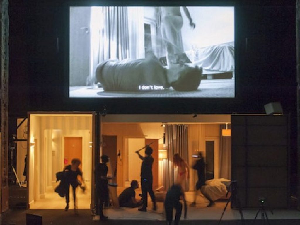 Da martedì 20 a venerdì 23 novembre alle ore 20.45 al Teatro Fabbricone, l’acclamata regista britannica Katie Mitchell, tra le più innovative e trasgressive della scena europea, presenta LA MALADIE DE LA MORT