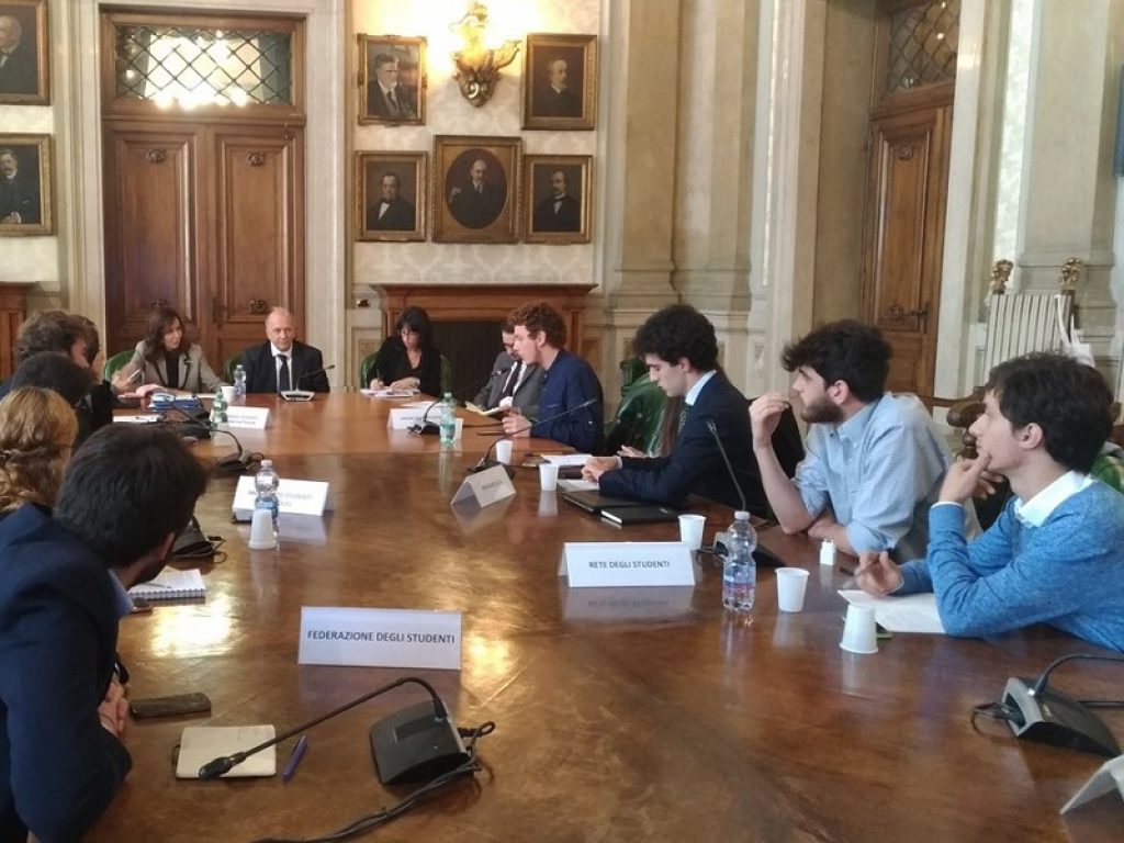 Al MIUR il Ministro Bussetti ha incontrato il Forum Nazionale delle Associazioni Studentesche: “Lavoriamo insieme, per rimettere la scuola al centro della società”