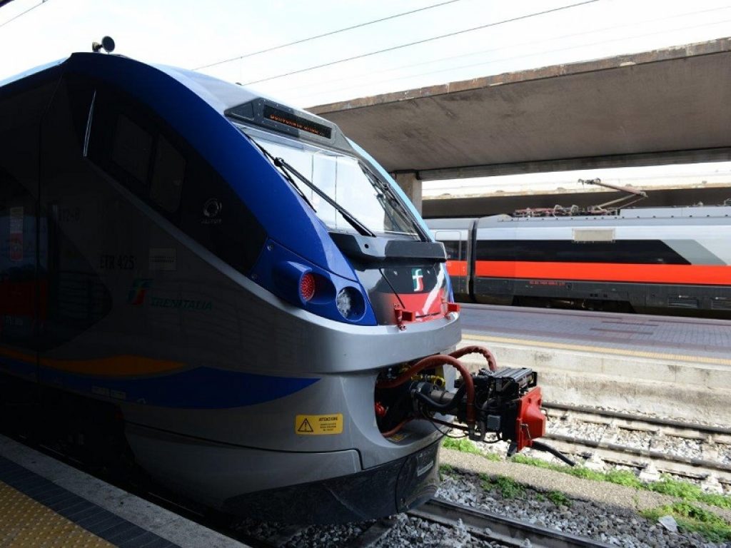 Taglio del nastro questa mattina a Firenze Santa Maria Novella: entro fine 2018 completata la fornitura prevista dei 20 nuovi Jazz