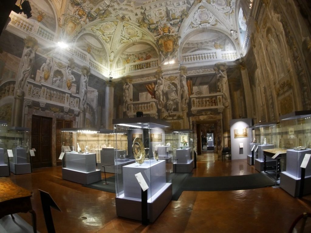 Oggi ingresso gratuito ai musei di Palazzo Pitti e al Giardino di Boboli: in occasione della ricorrenza dell’Unità d’Italia, avvenuta nel 1861, i visitatori potranno accedere liberamente al Giardino di Boboli e ai cinque musei di quella che fu la reggia sabauda