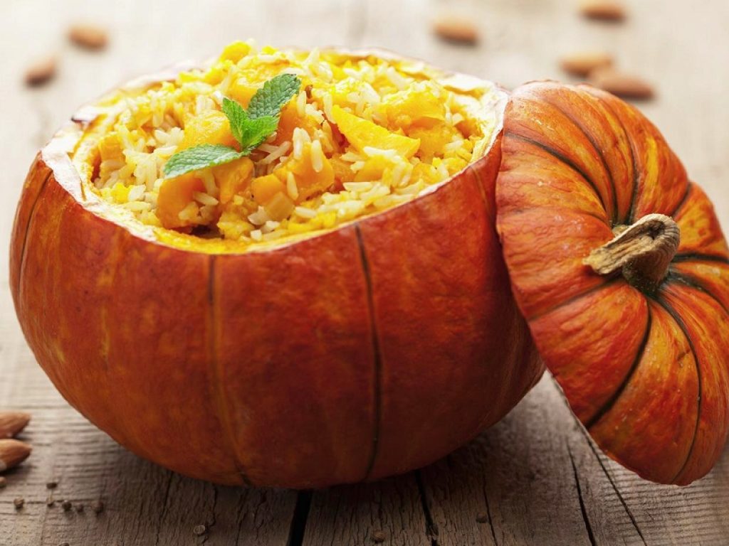 Mangiare zucca aiuta il nostro organismo: migliora la digestione, elimina il gonfiore, aiuta la muscolatura ed è un'alleata del cuore