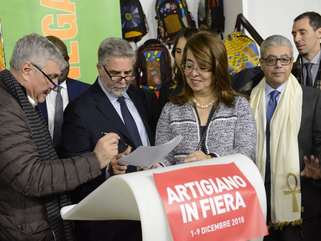 Artigiano in Fiera apre i battenti a Milano: per nove giorni oltre 3mila stand. Intiglietta: un ponte con l’Africa per aiutare gli artigiani