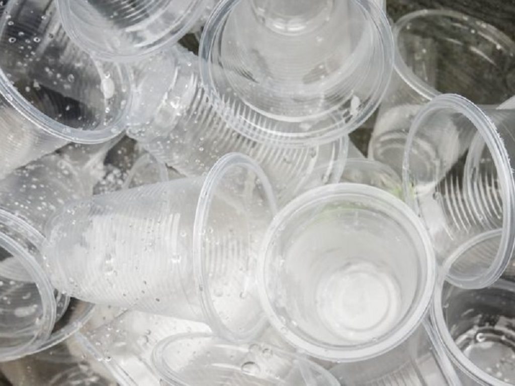 L’Università di Bologna mette a punto una nuova ricetta per il riuso della plastica: il progetto Ricircola potrebbe determinare un aumento del 126% del materiale riciclato