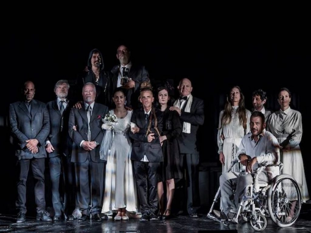 Lo spettacolo "Famiglia" di Forte Apache Cinema Teatro