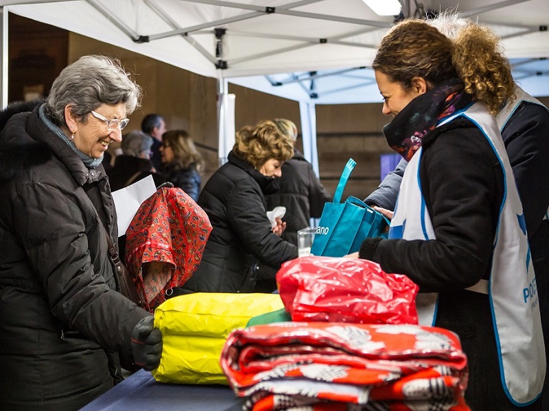 L’11 e il 16 dicembre si terranno a Milano i “gospel a ingresso libero con coperta” organizzati da Progetto Arca: il biglietto d’ingresso per i concerti è una coperta da consegnare ai volontari della onlus