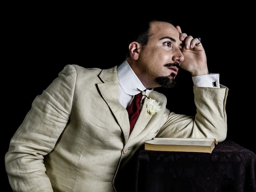 Dal 5 al 17 febbraio le atmosfere dannunziane invadono lo Spazio 18b con lo spettacolo “D’Annunzio mondano”, scritto da Maricla Boggio