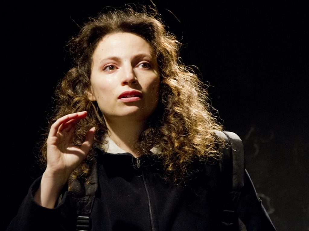 Dal 7 al 10 febbraio al Teatro Trastevere lo spettacolo La vita secondo John Cusack di Paola Moretti per la regia di Pietro Dattola