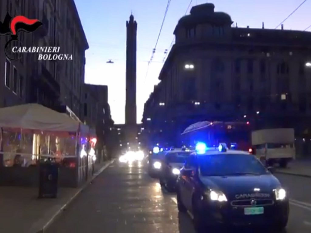 Blitz dei Carabinieri di Bologna contro i cartelli delle pompe funebri: smantellata un'organizzazione che controllava le camere mortuarie dei due principali ospedali del capoluogo