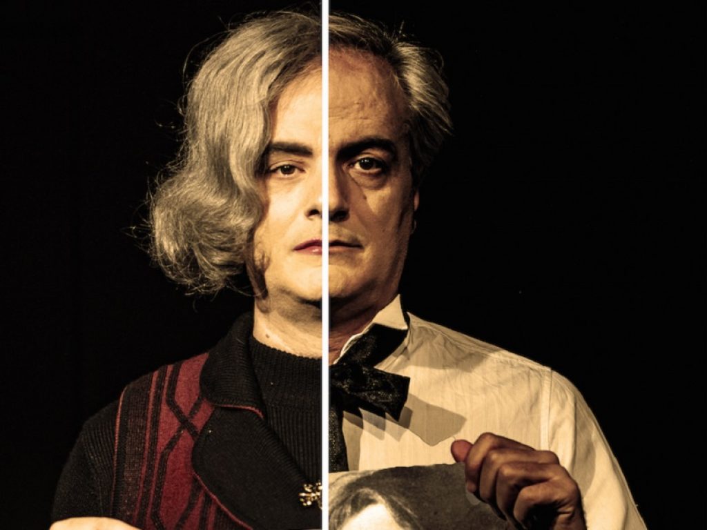 La Cena, spettacolo di e con Giovanni Greco, in scena dal 24 al 27 gennaio allo Spazio 18b: sul palco una cena che si svolge in solitudine ogni sera, con tanti ospiti invisibili...