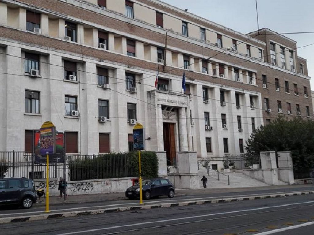 L'associazione dei consumatori contro il dott. Ranieri Guerra, che ha lanciato la candidatura del prof. Guido Silvestri a Presidente dell'Istituto Superiore di Sanità