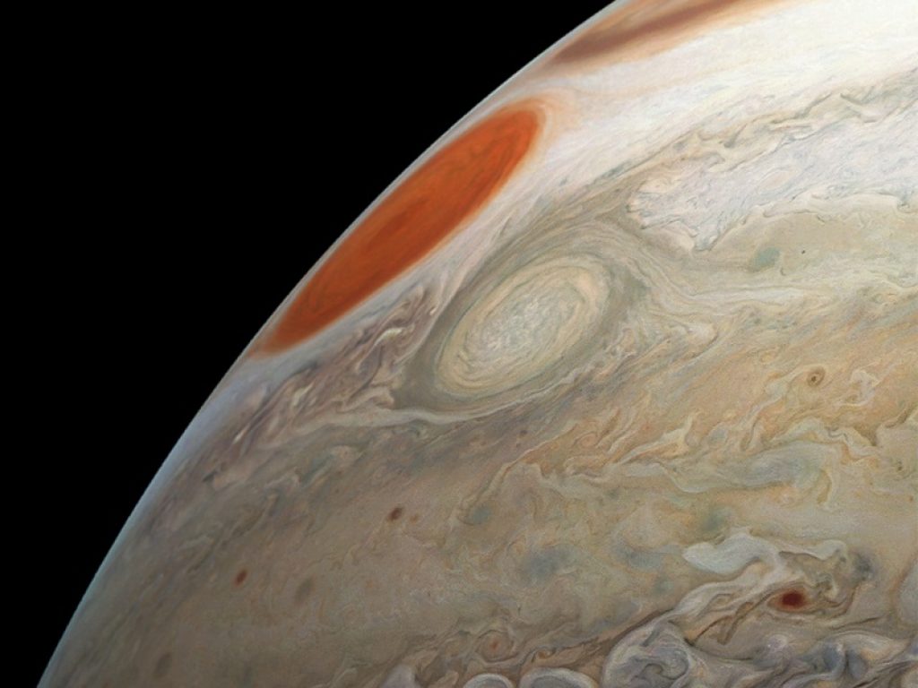 La sonda Juno ha scoperto un nuovo ciclone nell’atmosfera di Giove, proprio in prossimità del polo sud del gigante gassoso