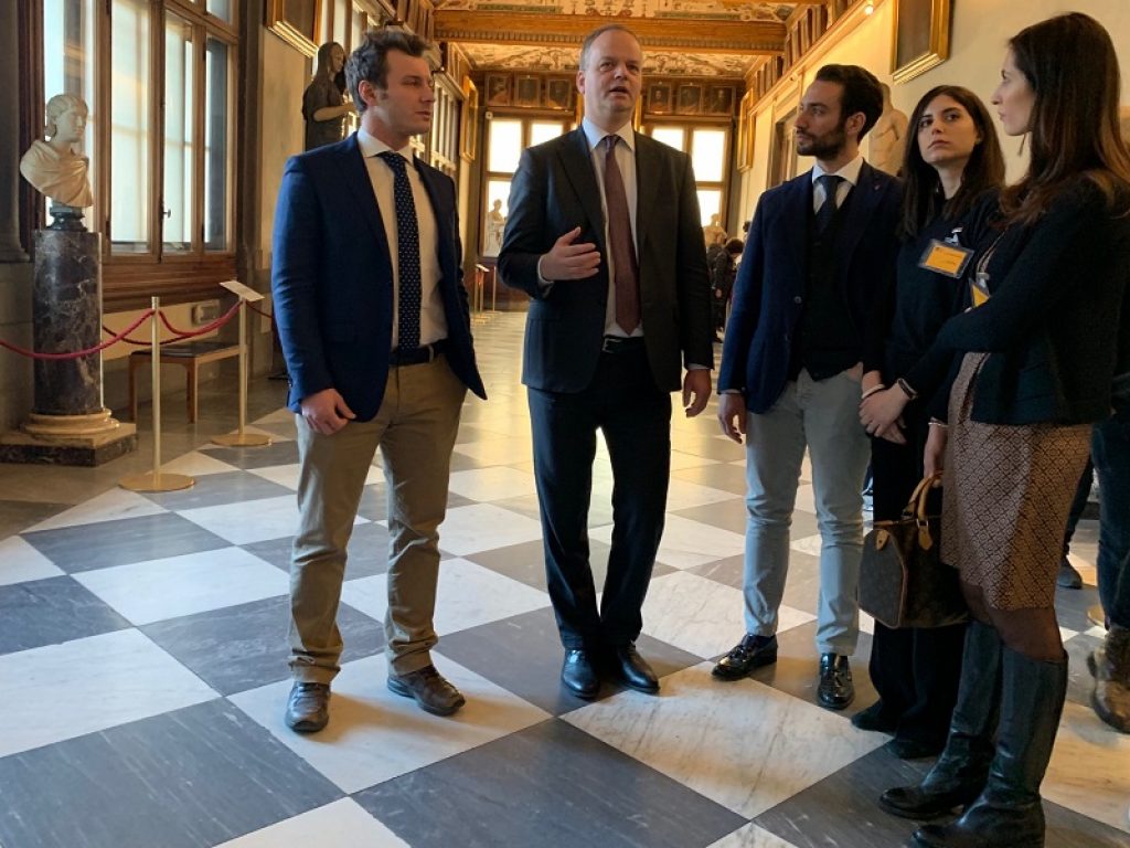 Oggi la visita dei quattro medici che, lo scorso 15 dicembre, da visitatori agli Uffizi, salvarono la vita ad un pensionato 71enne colpito da un malore davanti alla Venere del Botticelli