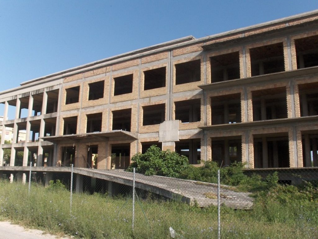 Accordo interministeriale per verificare la possibilità di recupero delle opere incompiute: l’obiettivo è promuovere progetti di riqualificazione urbana dei quartieri periferici