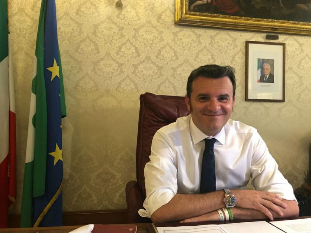 Il Ministro delle Politiche agricole Centinaio: "Riportare il comparto caccia al Mipaaft sarà la mission di questa legislatura". Ira degli ambientalisti