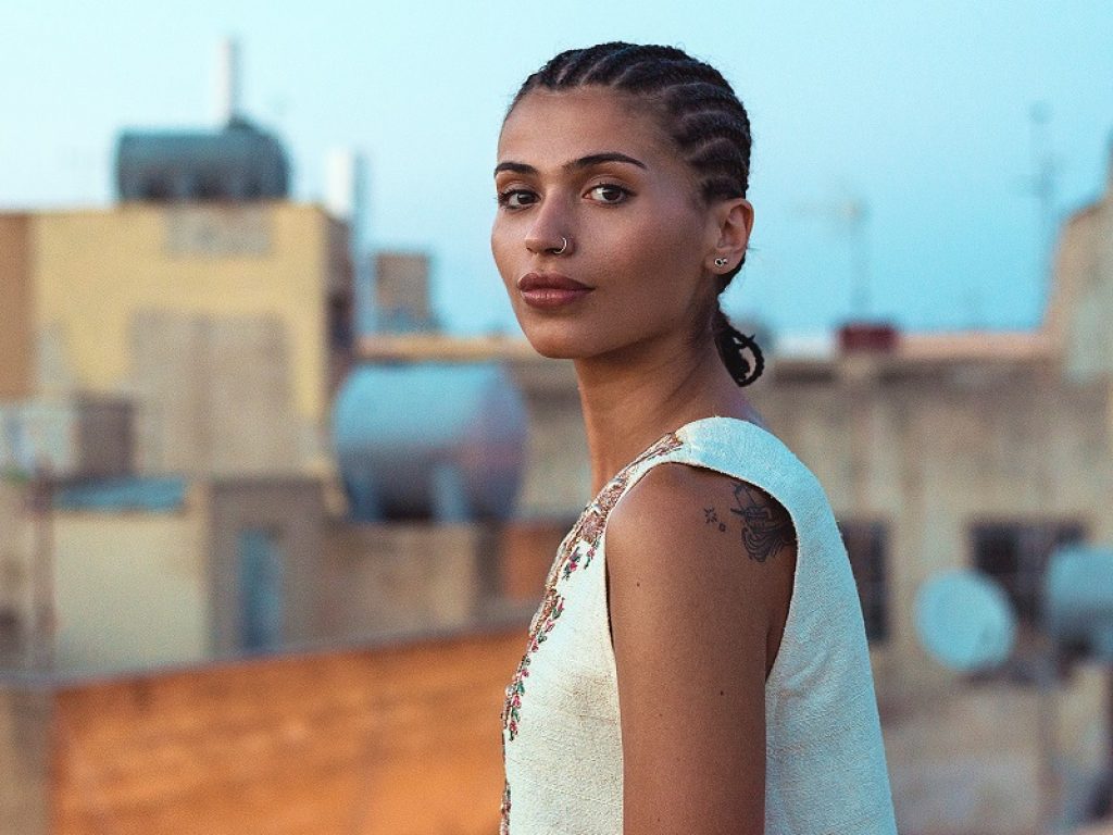 Esce "Straordinario Trip", il primo singolo della cantante orvietana Martina Maggi: il brano anticipa un progetto discografico in corso di registrazione