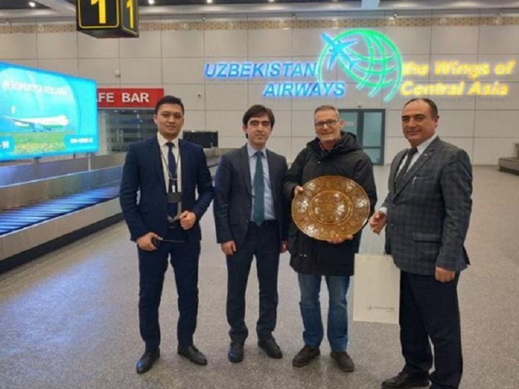Il 1° febbraio 2019 alle ore 01:00 il primo turista italiano ha varcato il valico di frontiera della Repubblica dell’Uzbekistan senza il visto